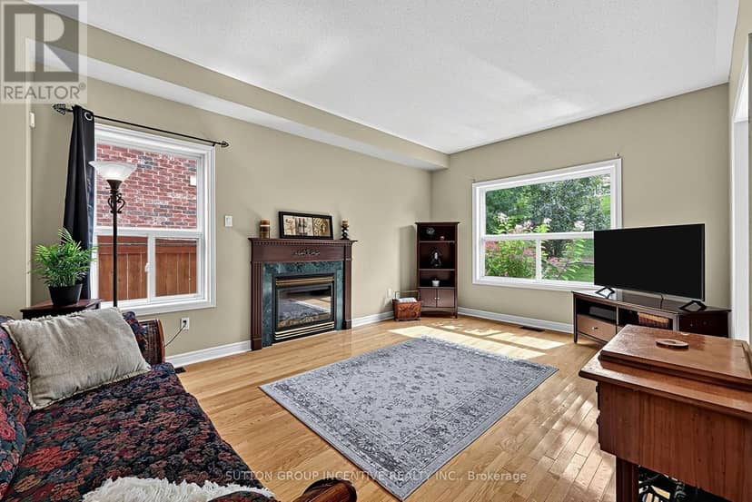 23 Prince Of Wales Drive — photo 11 of 36