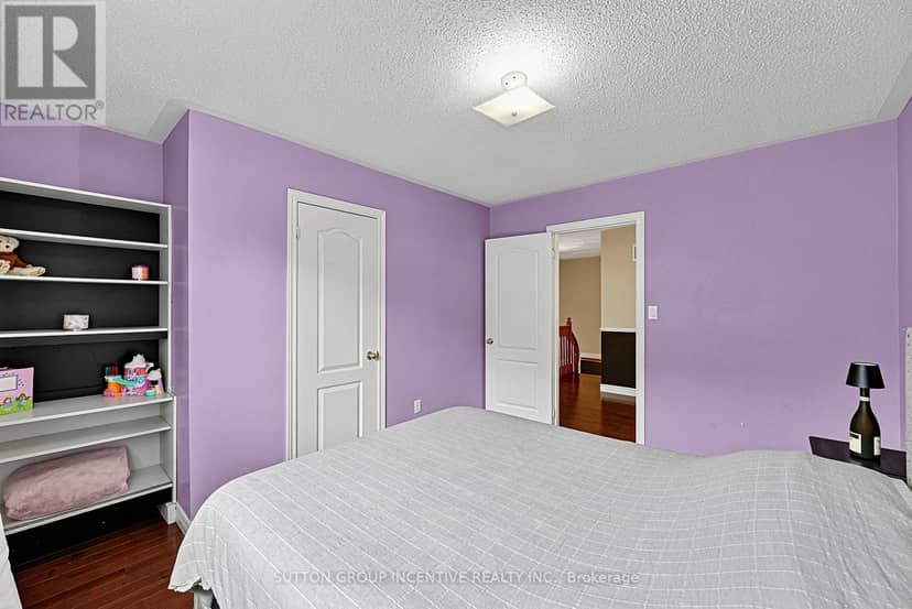 23 Prince Of Wales Drive — photo 19 of 36