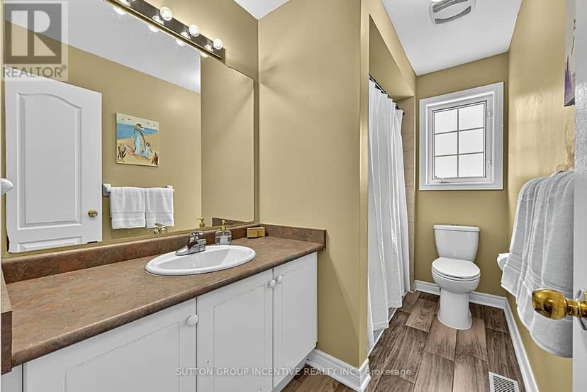 23 Prince Of Wales Drive — photo 22 of 36