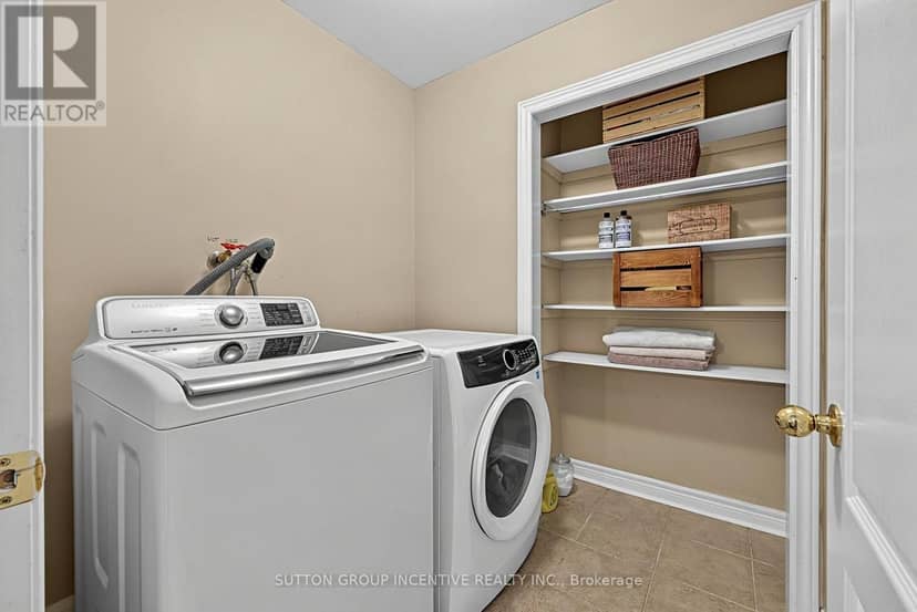 23 Prince Of Wales Drive — photo 23 of 36