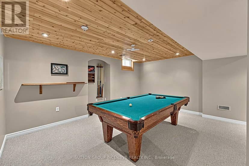 23 Prince Of Wales Drive — photo 25 of 36