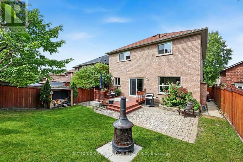 23 Prince Of Wales Drive — photo 31 of 36