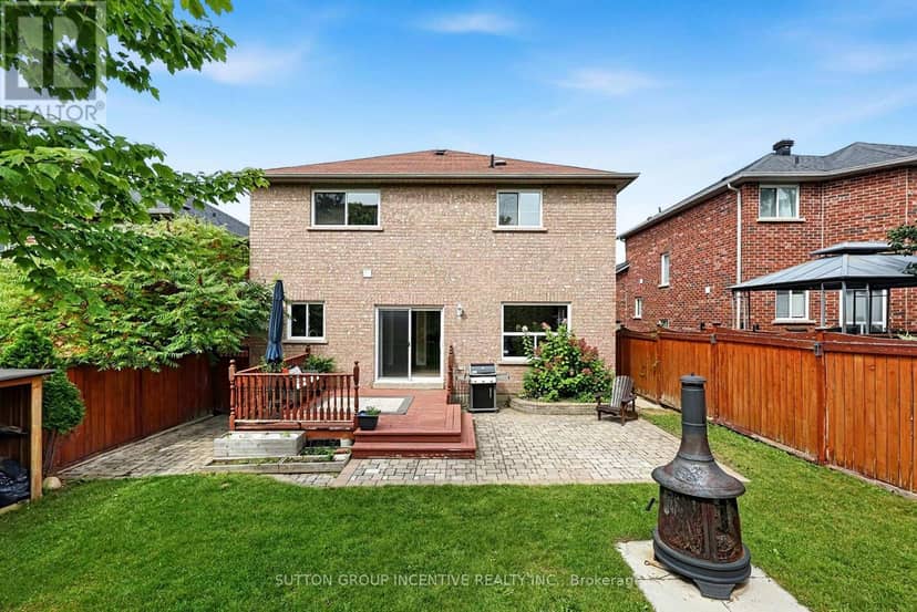 23 Prince Of Wales Drive — photo 32 of 36