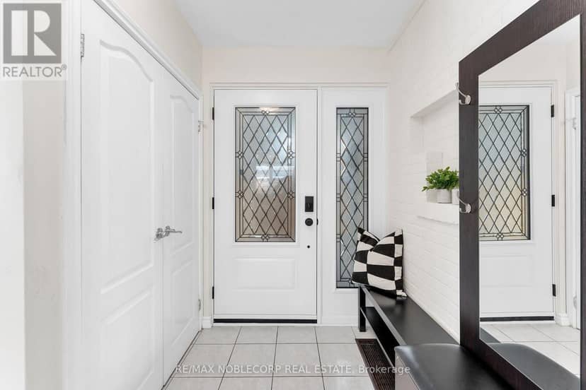 4230 Bloor Street W, Toronto, photo 6