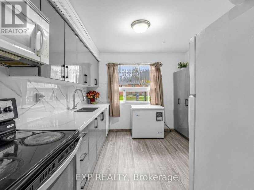 4 - 1180 Mississauga Valley Boulevard — photo 13 of 27