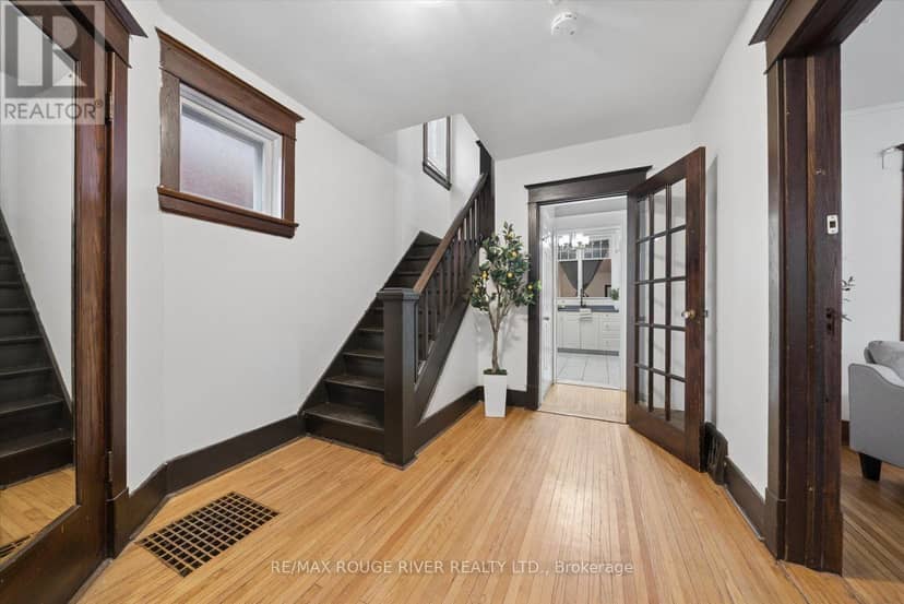 1314 Monaghan Road, Peterborough, photo 2