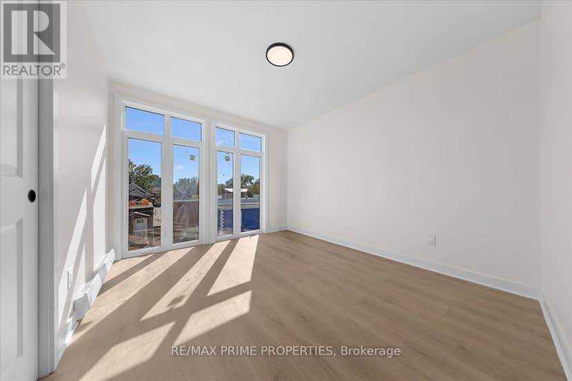 207 Carillon Street — photo 15 of 40