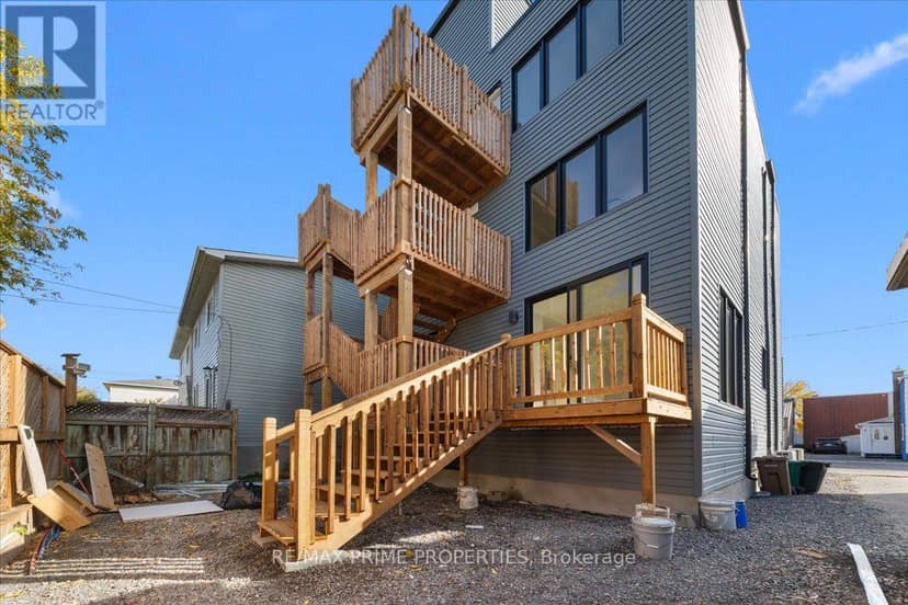 207 Carillon Street — photo 36 of 40