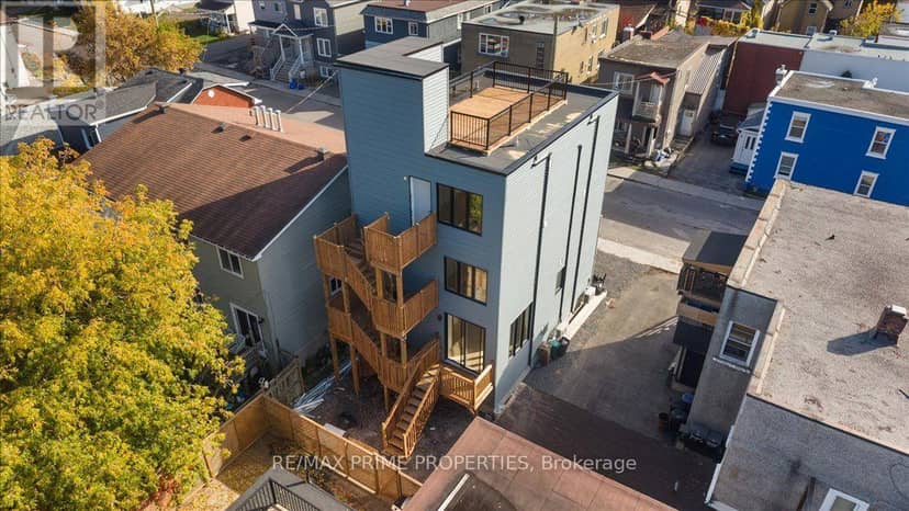 207 Carillon Street — photo 39 of 40