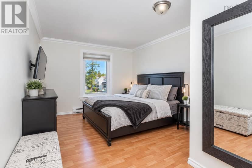 10 Melissa Crescent — photo 28 of 39
