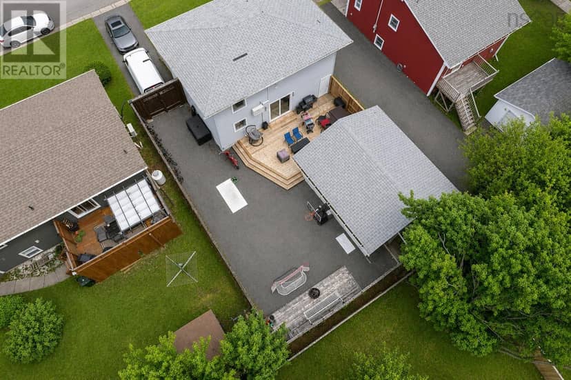 10 Melissa Crescent — photo 31 of 39
