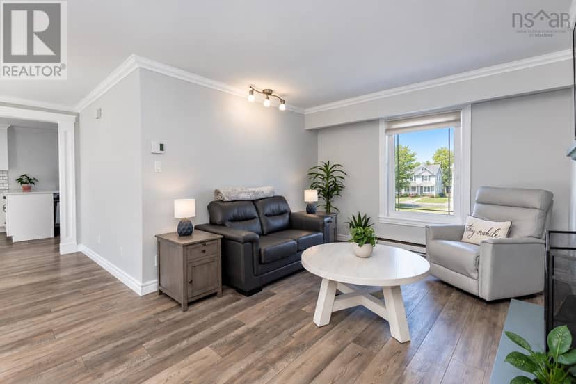 10 Melissa Crescent — photo 16 of 39