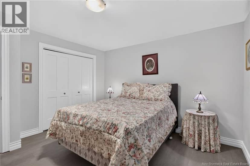 15 Rosenburg Street — photo 37 of 40