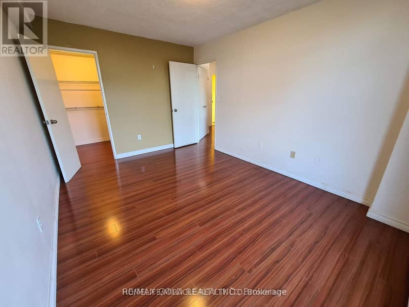 405 - 335 Driftwood Avenue — photo 7 of 18