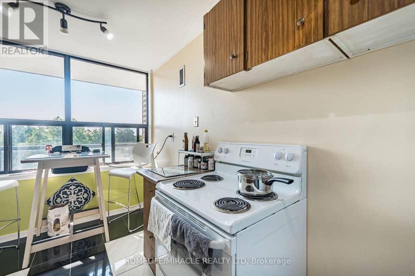 407 - 21 Knightsbridge Road — photo 30 of 40