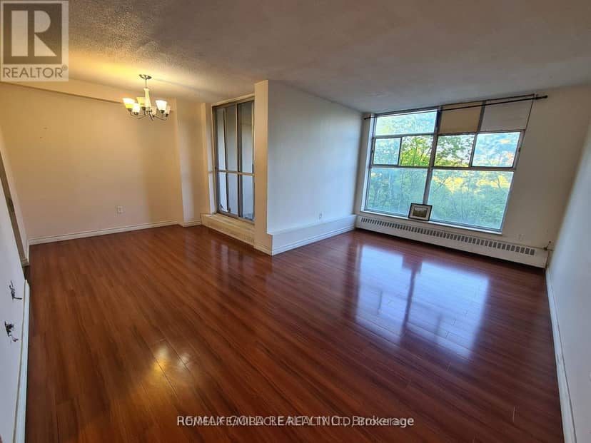 405 - 335 Driftwood Avenue — photo 11 of 18