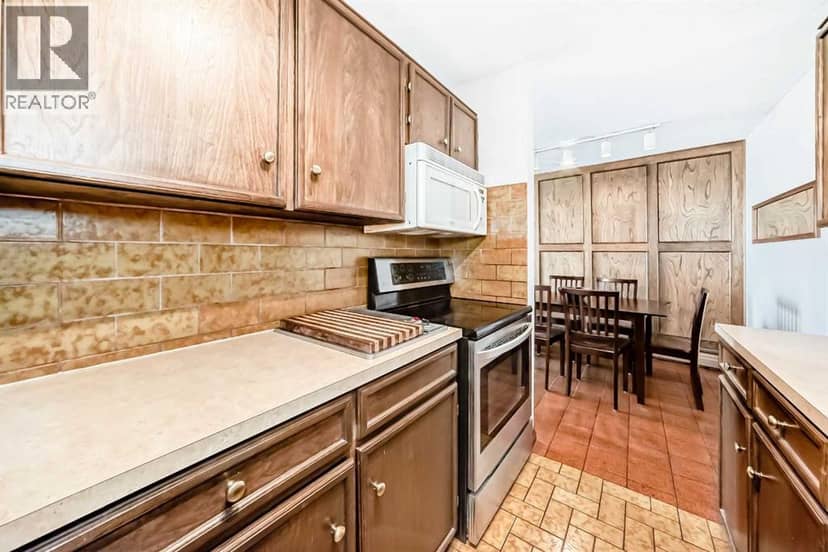 201, 512 Cedar Crescent SW — photo 12 of 40