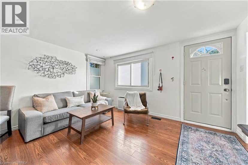 98 DUNDAS Street W, Paris, photo 3