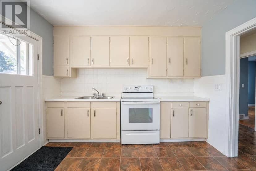 341 Devon RD — photo 10 of 24