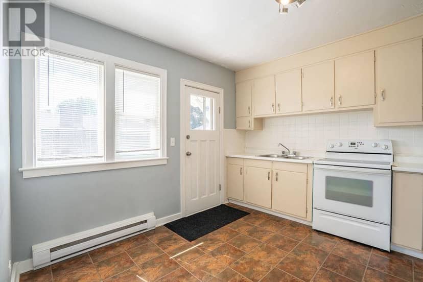 341 Devon RD — photo 7 of 24