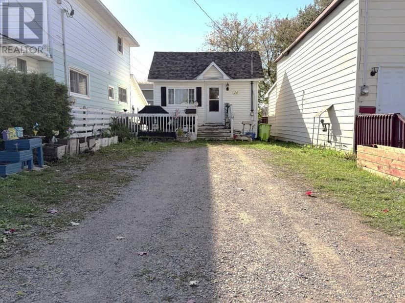 24 Pardee AVE — photo 2 of 22