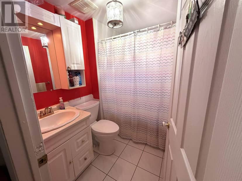 24 Pardee AVE — photo 21 of 22