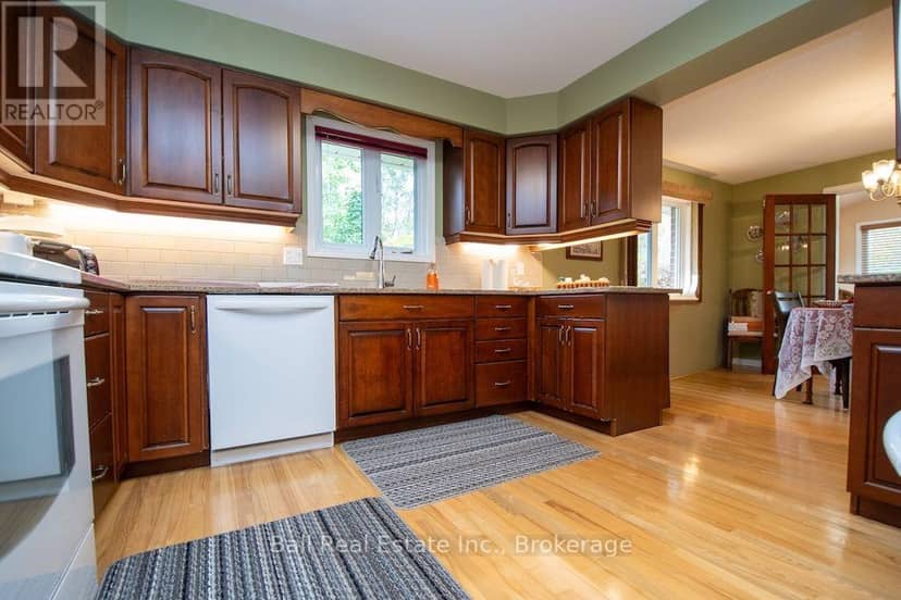 90 Albert Street — photo 12 of 35