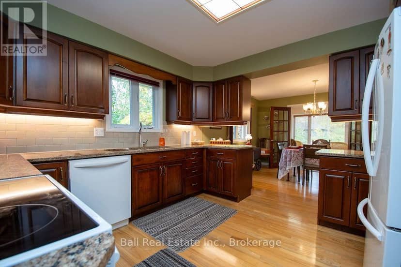 90 Albert Street — photo 13 of 35