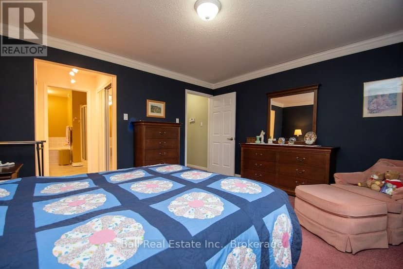 90 Albert Street — photo 20 of 35
