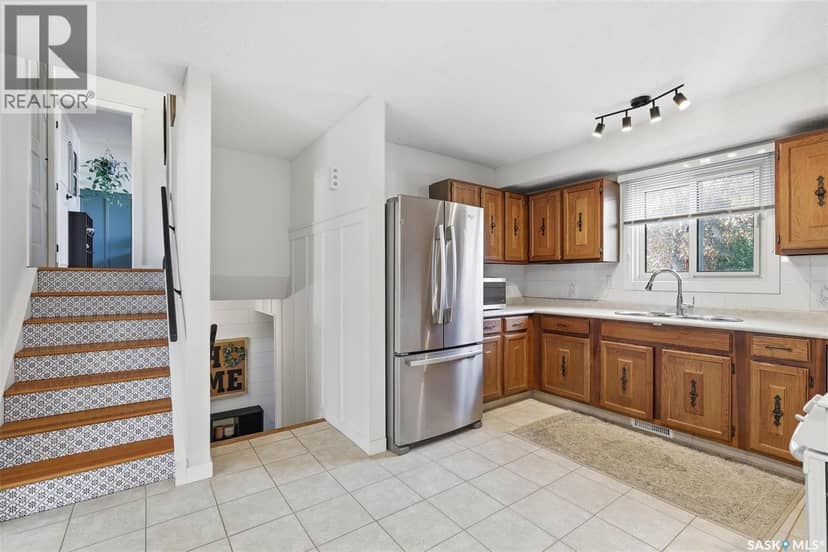94 Andre AVENUE — photo 11 of 32