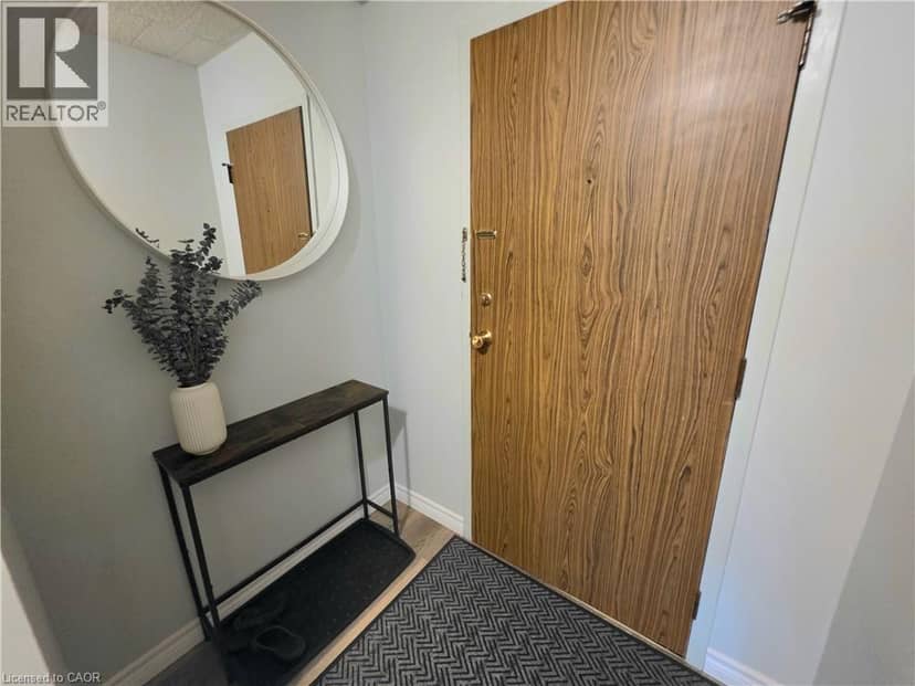 24 MOOREGATE Crescent Unit# 103, Kitchener, photo 2