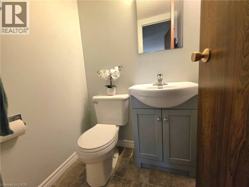 24 MOOREGATE Crescent Unit# 103 — photo 13 of 27