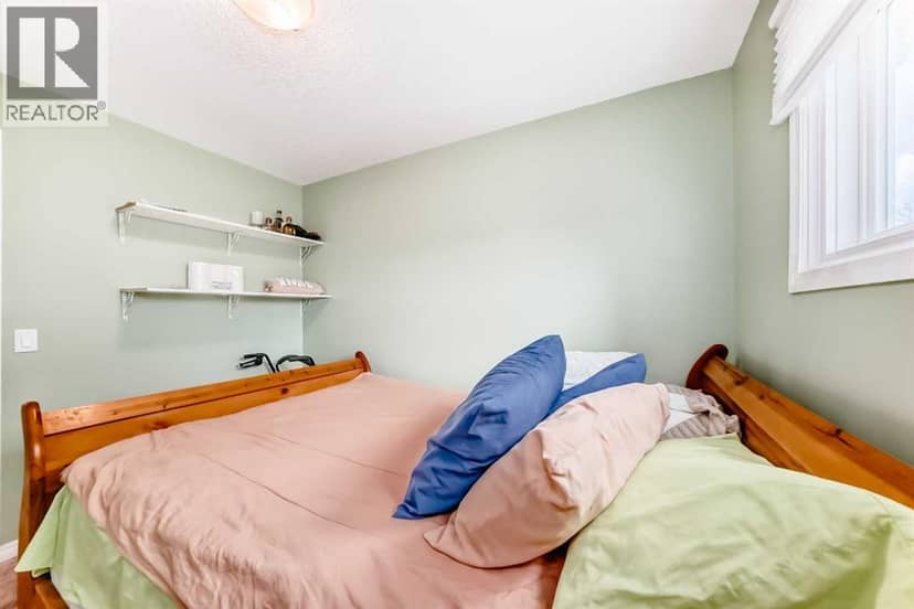 36 Castleglen Way NE — photo 21 of 40