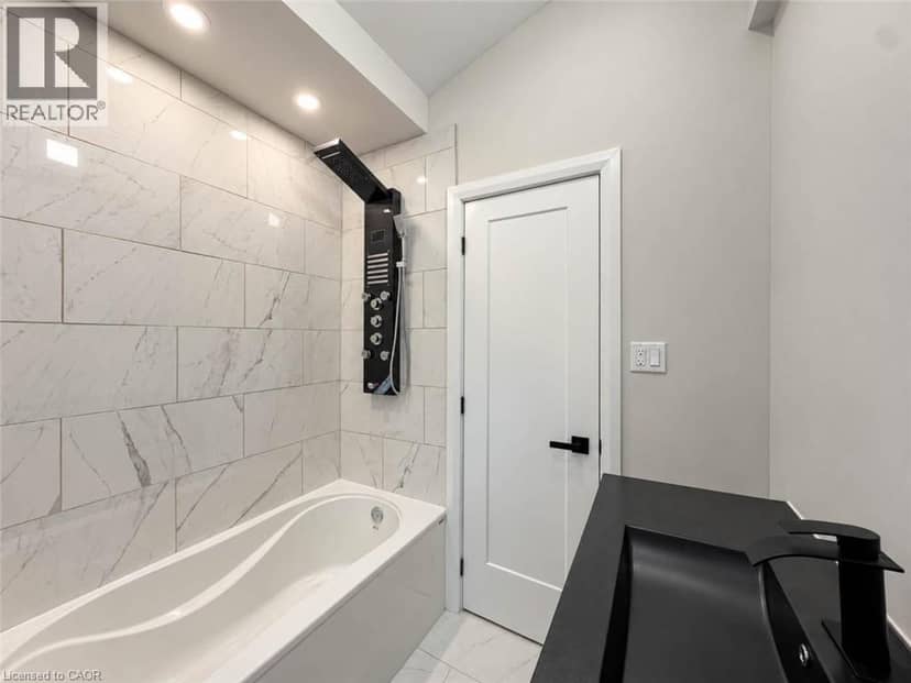 301 BROOKFIELD Boulevard — photo 35 of 40