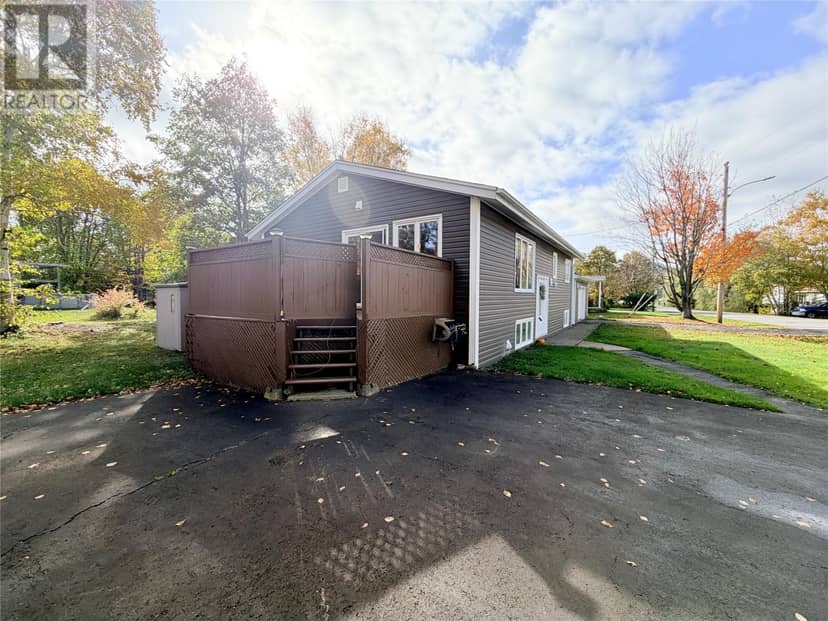 14 Earle Drive, Pasadena, photo 2