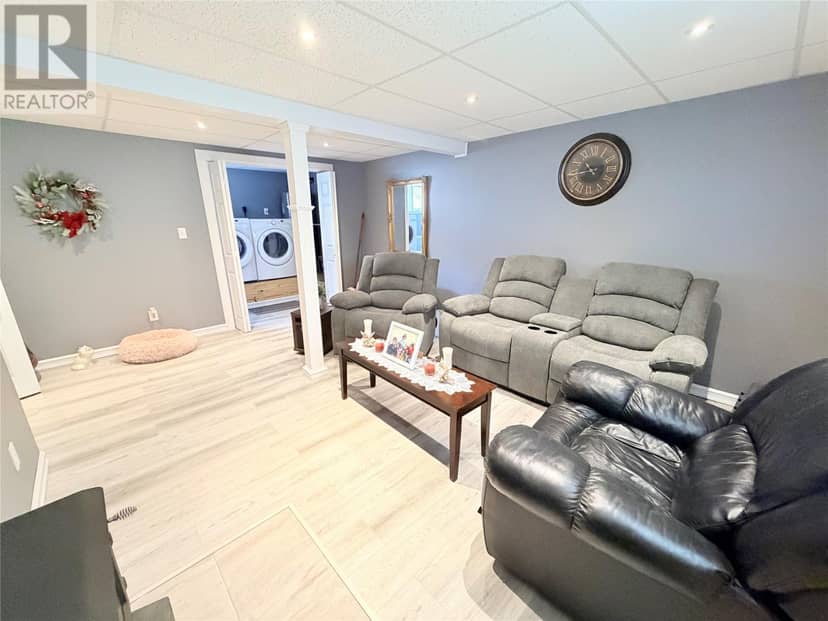 14 Earle Drive — photo 26 of 40