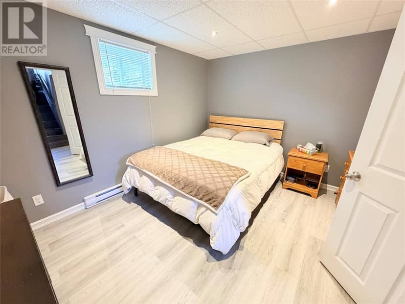 14 Earle Drive — photo 31 of 40