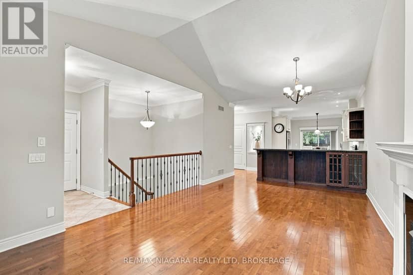 17 - 92 Loretta Drive — photo 10 of 36