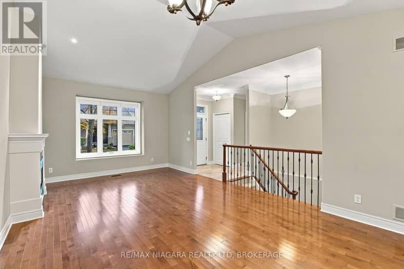 17 - 92 Loretta Drive — photo 12 of 36