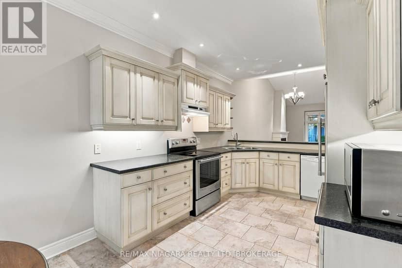 17 - 92 Loretta Drive — photo 14 of 36