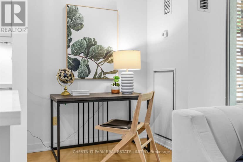 409 - 160 Baldwin Street — photo 19 of 25