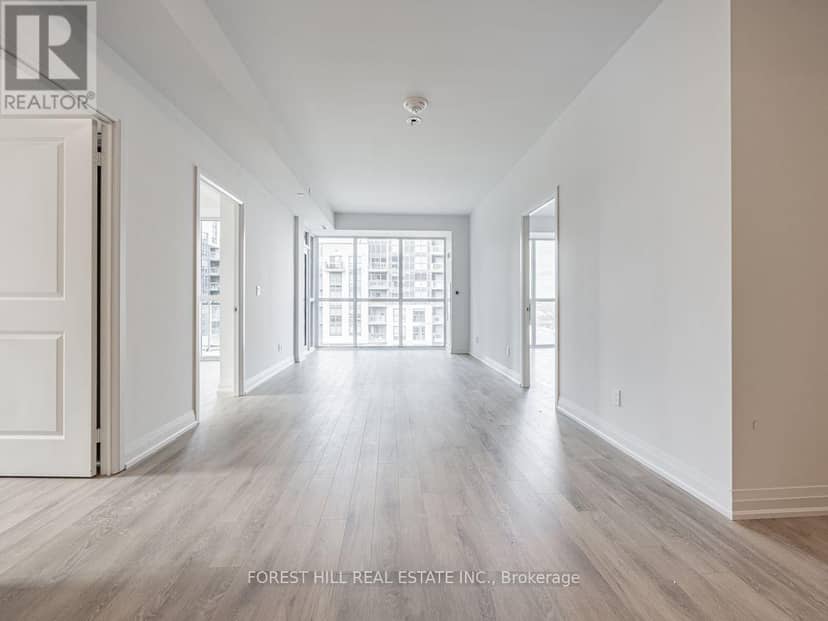 401 - 10 Meadowglen Place — photo 10 of 24