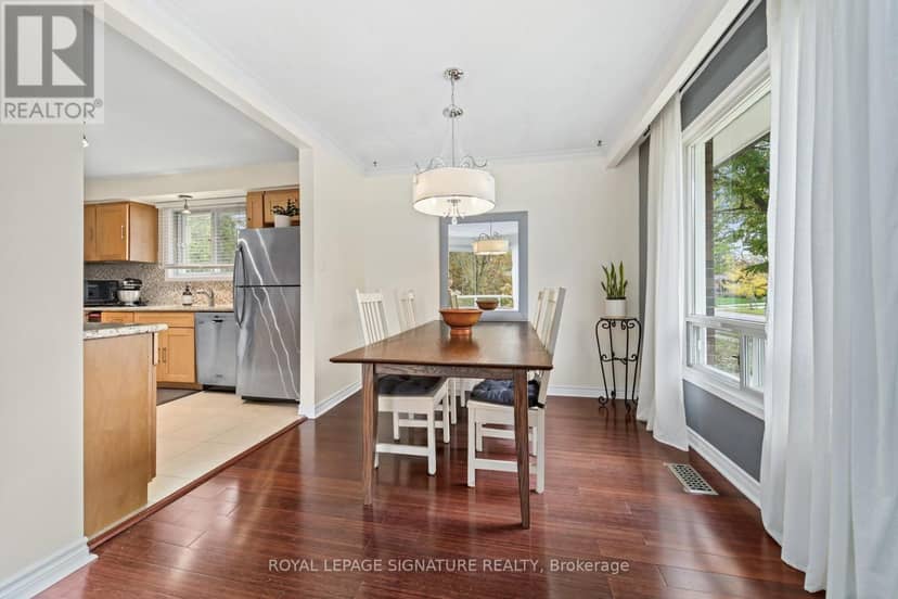 4 Moss Street, Toronto, photo 8