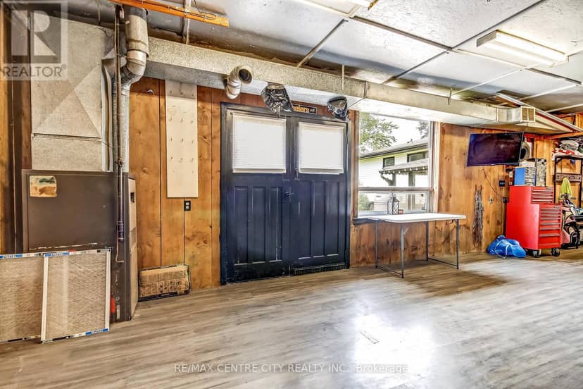 350 Warren Street — photo 15 of 29