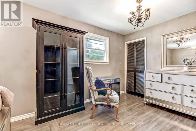 350 Warren Street — photo 11 of 29