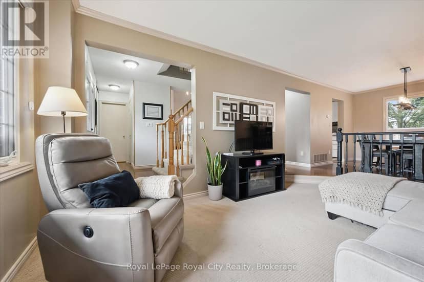 729 Woodhill Drive, Centre Wellington, photo 5