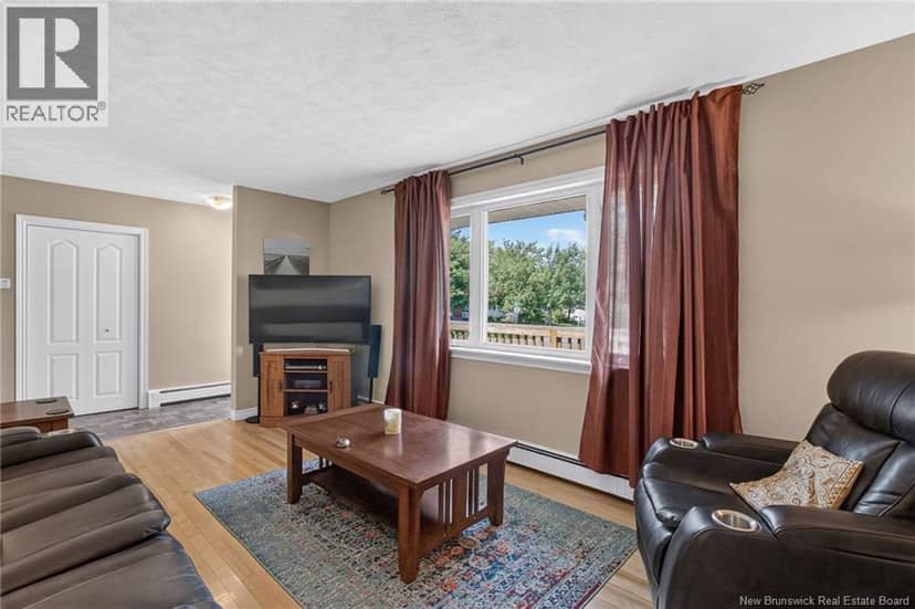38 Lindsay Street — photo 12 of 40