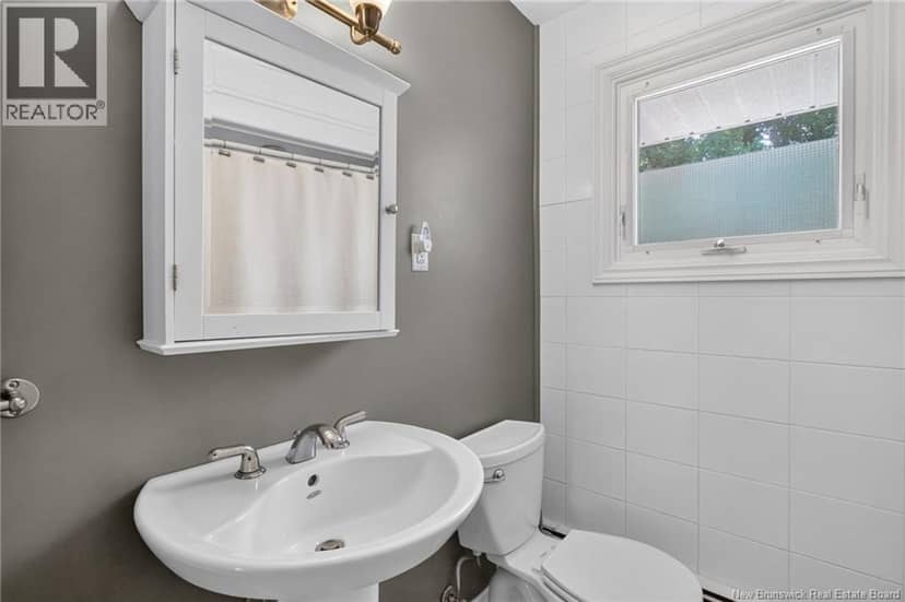 38 Lindsay Street — photo 22 of 40