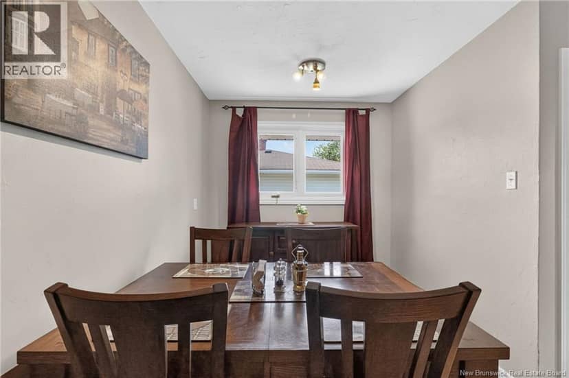 38 Lindsay Street — photo 15 of 40