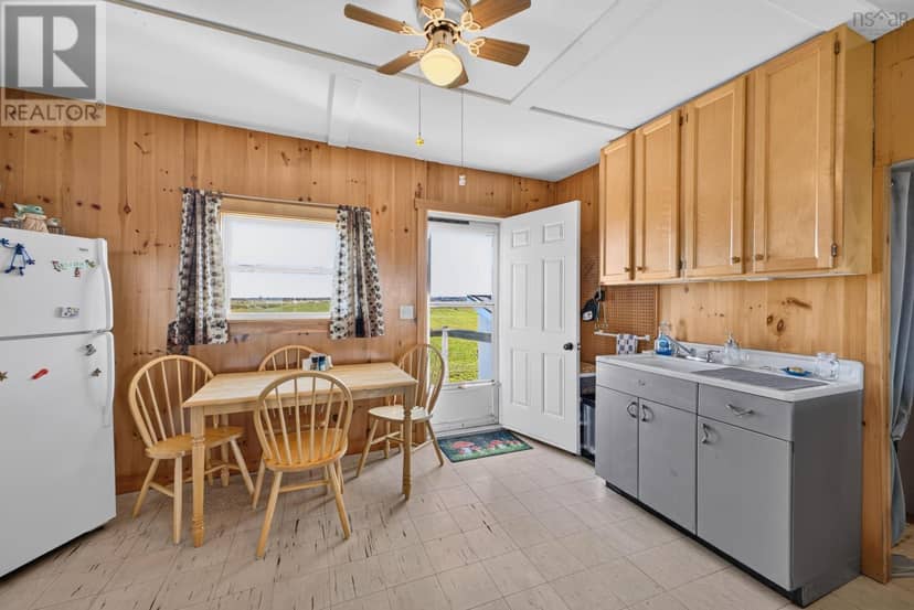 31 QUAHOG Lane — photo 11 of 37